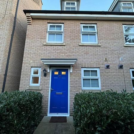 Vila Modern Townhouse - 3 Bed 2.5 Bath 2 Private Gated Parking Wellingborough Exteriér fotografie