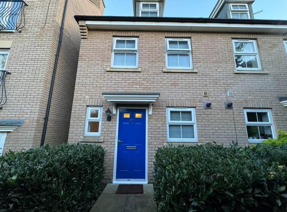 Vila Modern Townhouse - 3 Bed 2.5 Bath 2 Private Gated Parking Wellingborough Exteriér fotografie