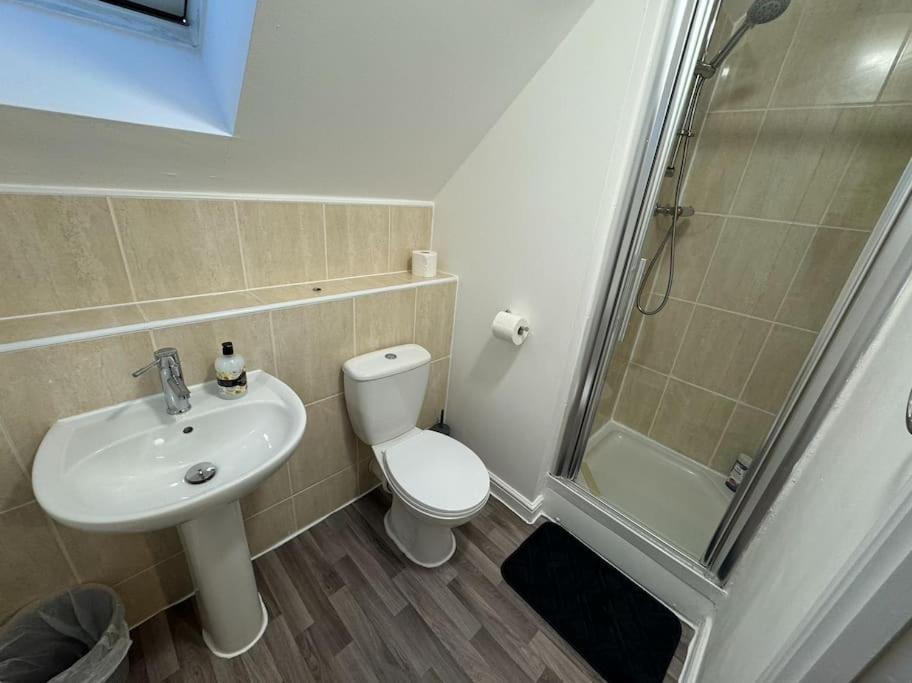 Vila Modern Townhouse - 3 Bed 2.5 Bath 2 Private Gated Parking Wellingborough Exteriér fotografie