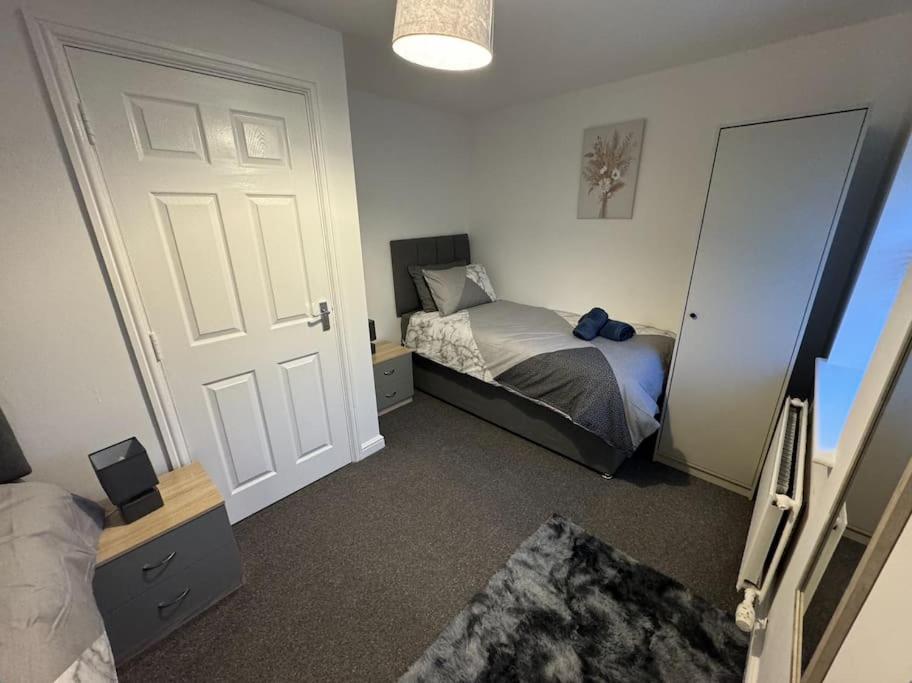 Vila Modern Townhouse - 3 Bed 2.5 Bath 2 Private Gated Parking Wellingborough Exteriér fotografie