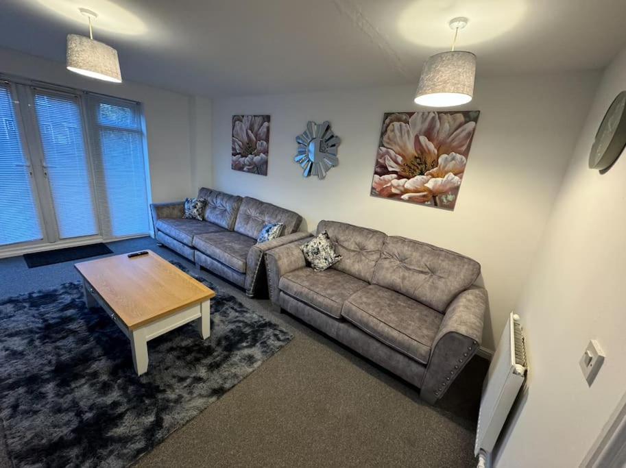 Vila Modern Townhouse - 3 Bed 2.5 Bath 2 Private Gated Parking Wellingborough Exteriér fotografie