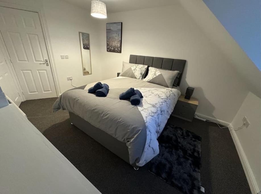 Vila Modern Townhouse - 3 Bed 2.5 Bath 2 Private Gated Parking Wellingborough Exteriér fotografie